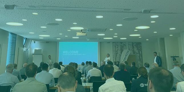 Visitors of the YAVEON Partnerday in the conference room